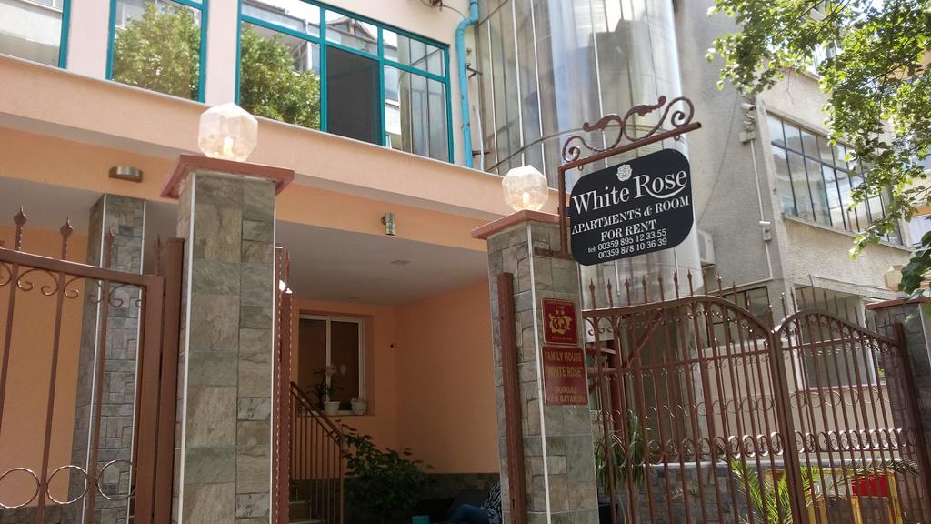 White Rose Guest Rooms Burgas Exterior photo