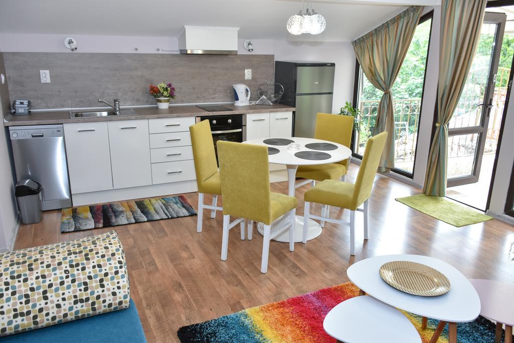White Rose Guest Rooms Burgas Exterior photo