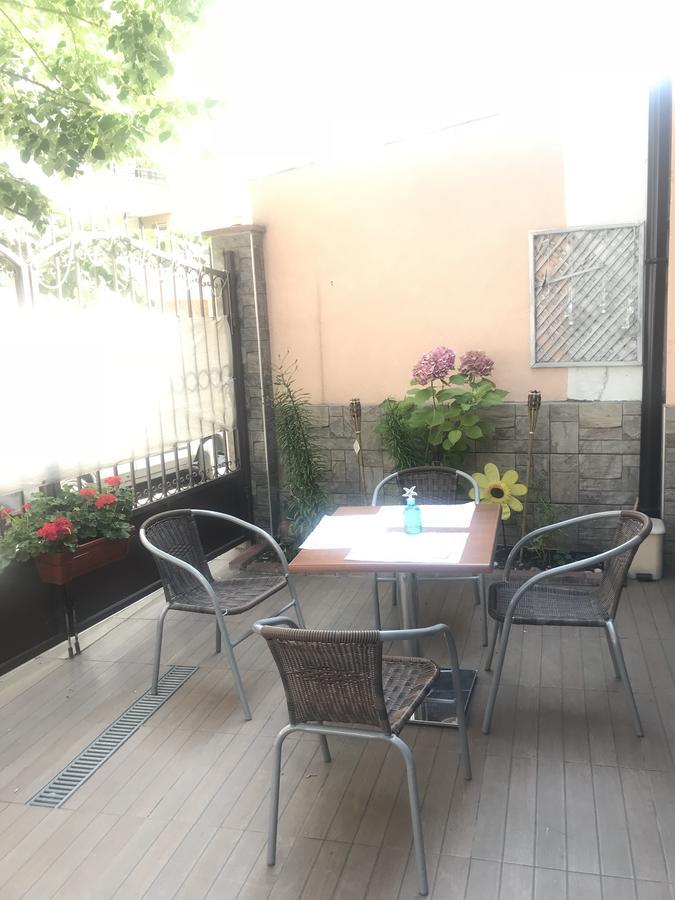 White Rose Guest Rooms Burgas Exterior photo
