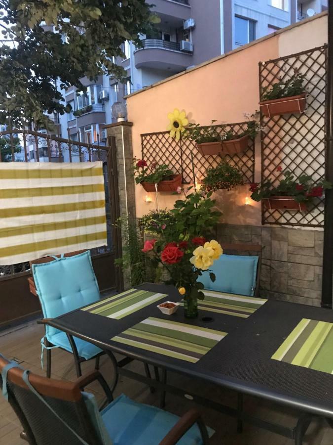 White Rose Guest Rooms Burgas Exterior photo